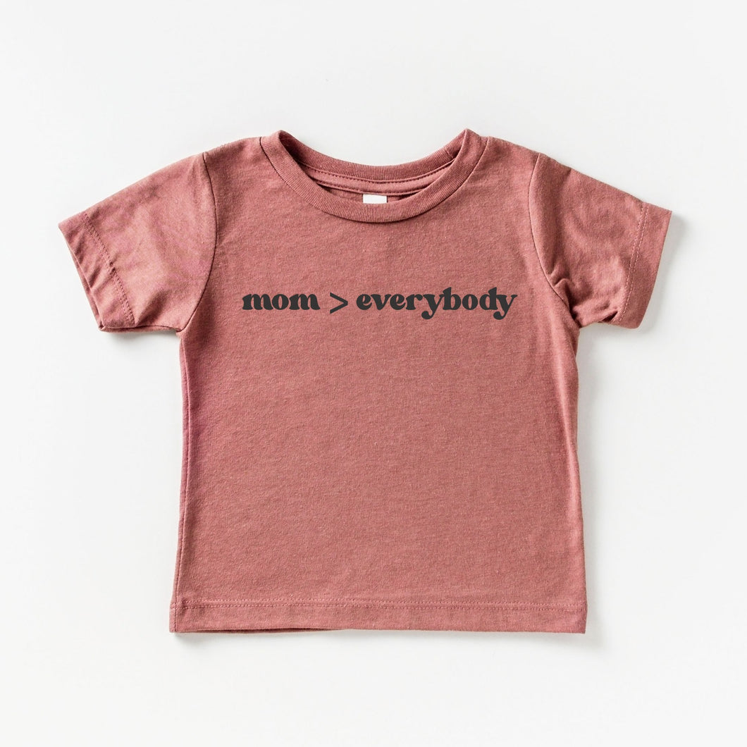 Mom > Everybody Kids T-shirt